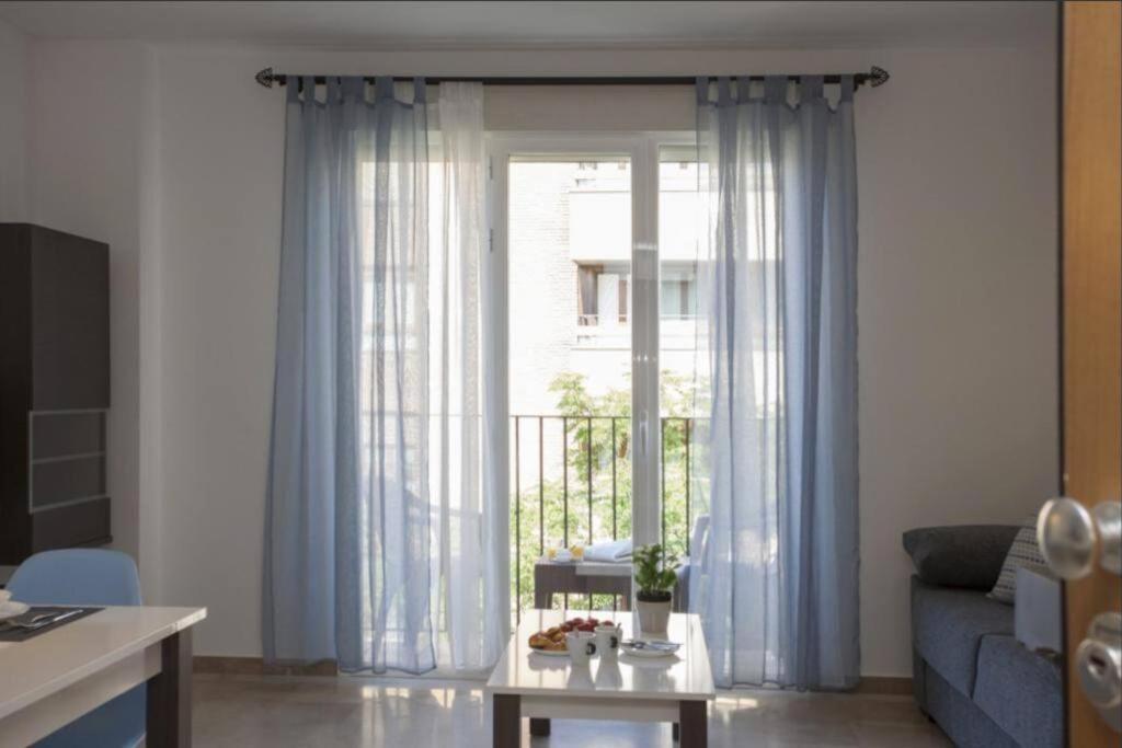 Cozy Flat Near Torres De Serrano Valencia Buitenkant foto